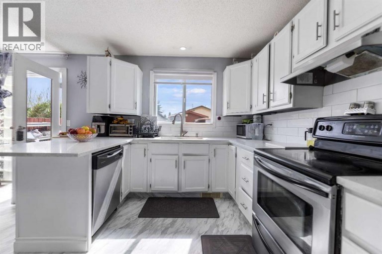 35 Templemont Drive NE, Calgary, Alberta, T1Y4Z5