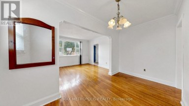 10 DAVIDSON AVENUE Toronto (Clairlea-Birchmount) Ontario photo 11