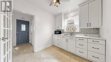 10 DAVIDSON AVENUE Toronto (Clairlea-Birchmount) Ontario photo 14