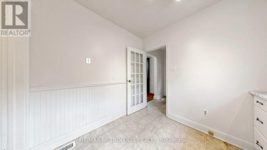 10 DAVIDSON AVENUE Toronto (Clairlea-Birchmount) Ontario photo 15