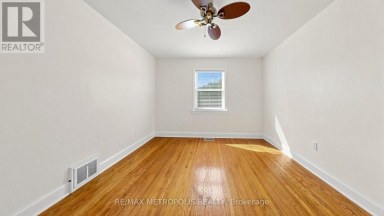 10 DAVIDSON AVENUE Toronto (Clairlea-Birchmount) Ontario photo 22