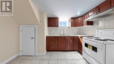 10 DAVIDSON AVENUE Toronto (Clairlea-Birchmount) Ontario photo 26