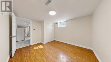 10 DAVIDSON AVENUE Toronto (Clairlea-Birchmount) Ontario photo 29