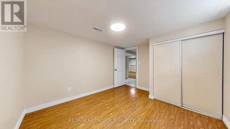 10 DAVIDSON AVENUE, Toronto (Clairlea-Birchmount), Ontario, M1K1C3