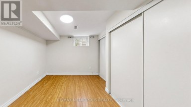 10 DAVIDSON AVENUE Toronto (Clairlea-Birchmount) Ontario photo 31