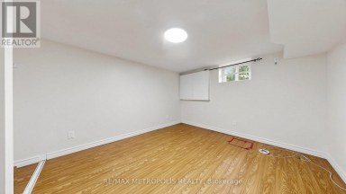 10 DAVIDSON AVENUE Toronto (Clairlea-Birchmount) Ontario photo 34