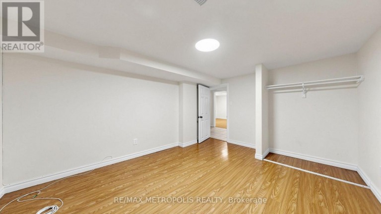 10 DAVIDSON AVENUE, Toronto (Clairlea-Birchmount), Ontario, M1K1C3