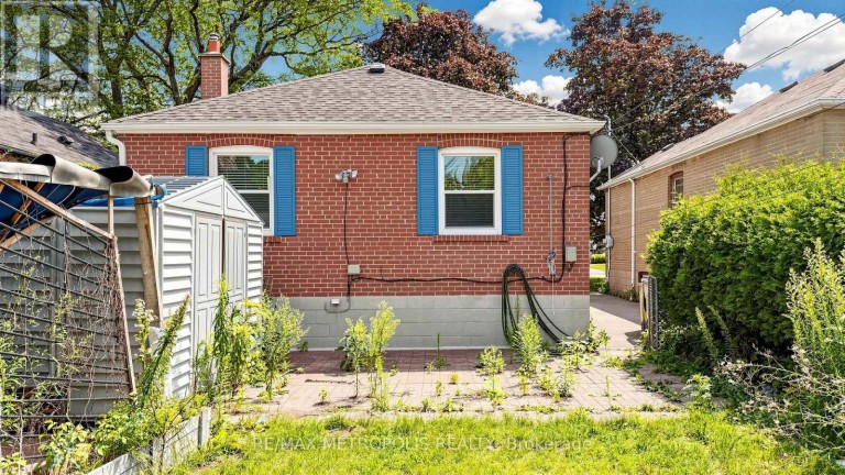 10 DAVIDSON AVENUE, Toronto (Clairlea-Birchmount), Ontario, M1K1C3