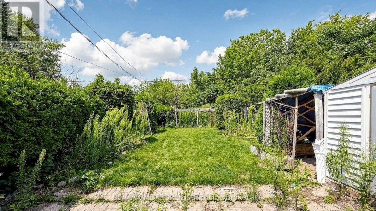 10 DAVIDSON AVENUE, Toronto (Clairlea-Birchmount), Ontario, M1K1C3