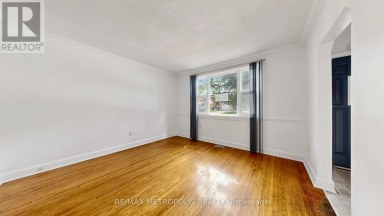 10 DAVIDSON AVENUE Toronto (Clairlea-Birchmount) Ontario photo 7
