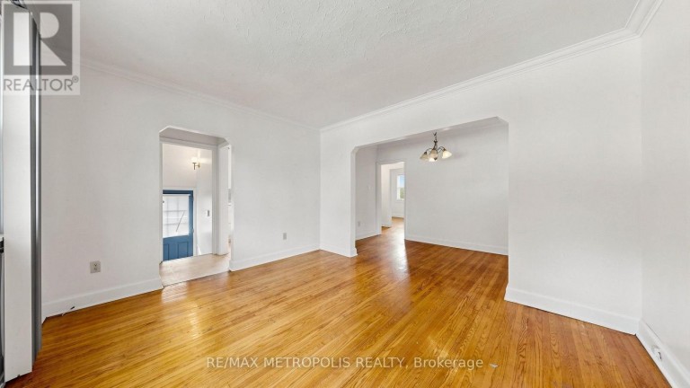 10 DAVIDSON AVENUE, Toronto (Clairlea-Birchmount), Ontario, M1K1C3