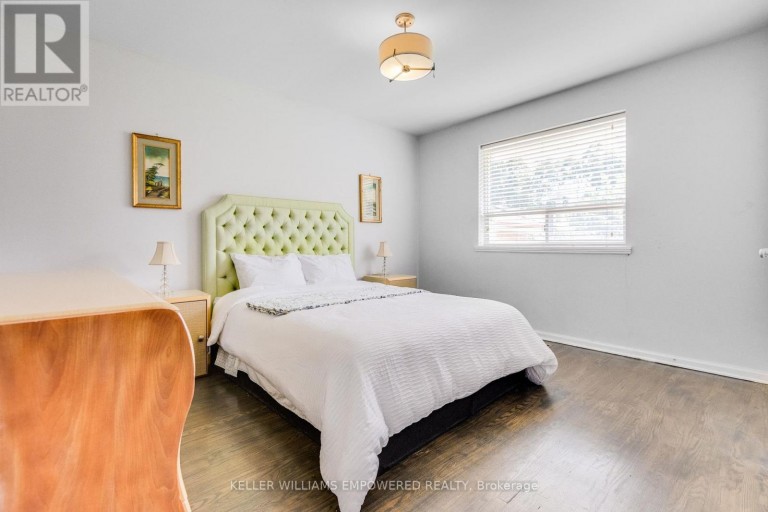 39 CHECKENDON DRIVE, Toronto (Rexdale-Kipling), Ontario, M9W2Y8