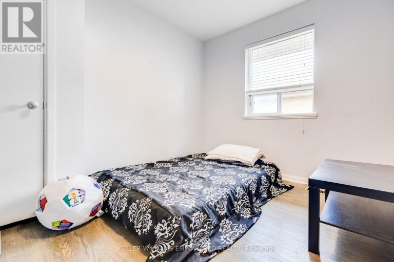 39 CHECKENDON DRIVE, Toronto (Rexdale-Kipling), Ontario, M9W2Y8