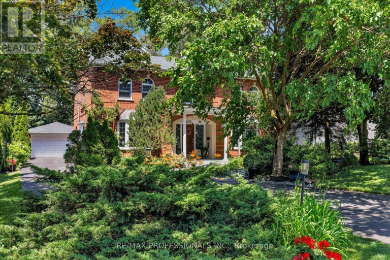 106 RATHBURN ROAD, Toronto (Princess-Rosethorn), Ontario, M9A1R7