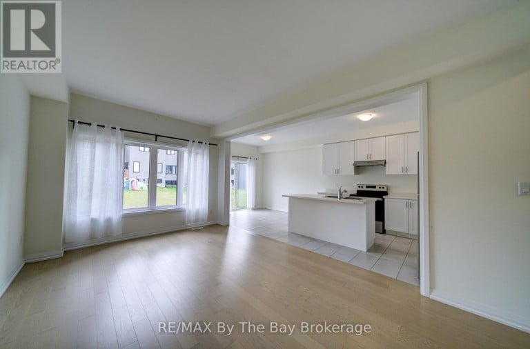 73 FEDERICA CRESCENT, Wasaga Beach, Ontario, L9Z0N5