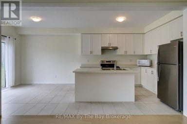 73 FEDERICA CRESCENT Wasaga Beach Ontario photo 14