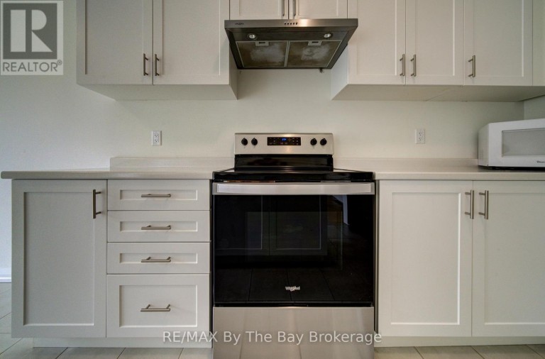 73 FEDERICA CRESCENT, Wasaga Beach, Ontario, L9Z0N5