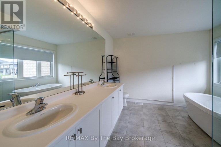 73 FEDERICA CRESCENT, Wasaga Beach, Ontario, L9Z0N5