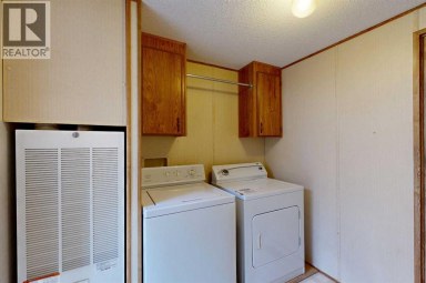 88 Hillpark Trailer Court Whitecourt Alberta photo 11