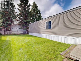 88 Hillpark Trailer Court Whitecourt Alberta photo 3