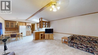 88 Hillpark Trailer Court Whitecourt Alberta photo 4