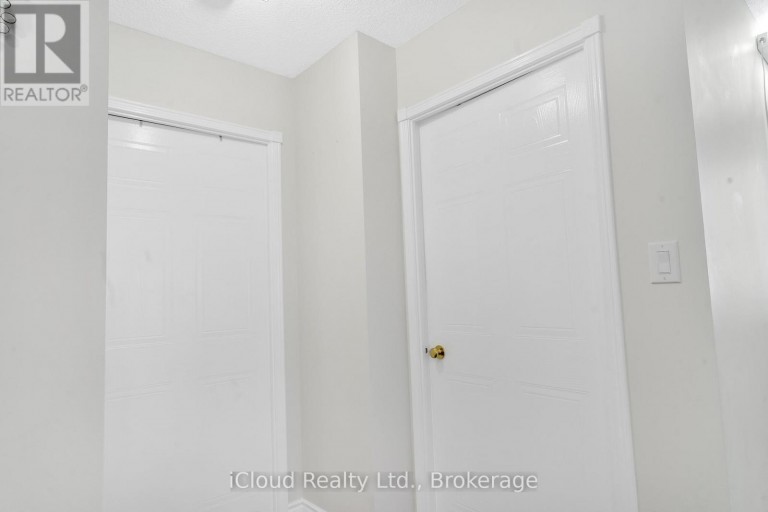 903 - 135 HILLCREST AVENUE, Mississauga (Cooksville), Ontario, L5B4B1