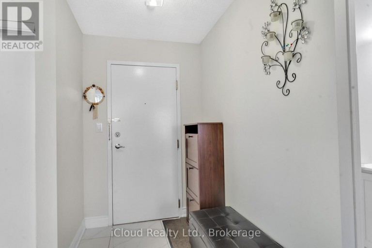 903 - 135 HILLCREST AVENUE, Mississauga (Cooksville), Ontario, L5B4B1