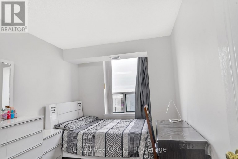 903 - 135 HILLCREST AVENUE, Mississauga (Cooksville), Ontario, L5B4B1