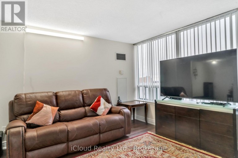 903 - 135 HILLCREST AVENUE, Mississauga (Cooksville), Ontario, L5B4B1
