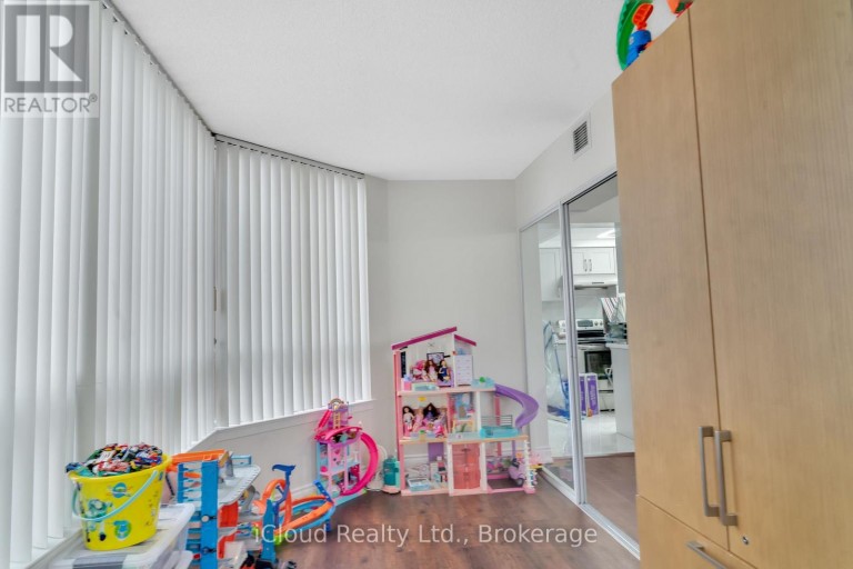 903 - 135 HILLCREST AVENUE, Mississauga (Cooksville), Ontario, L5B4B1