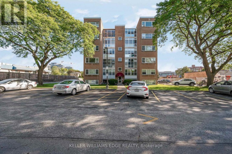 9 - 824 BRANT STREET, Burlington (Brant), Ontario, L7R2J5