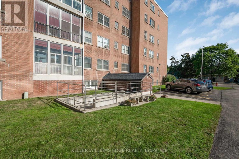 9 - 824 BRANT STREET, Burlington (Brant), Ontario, L7R2J5