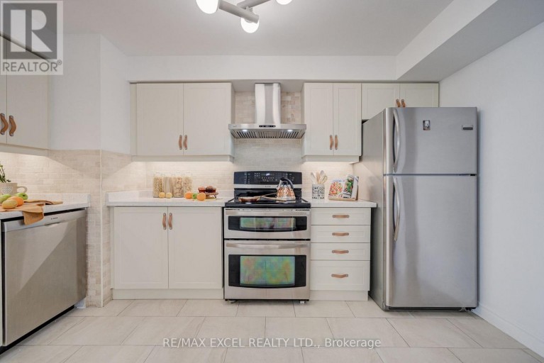1706 - 8 LEE CENTRE DRIVE, Toronto (Woburn), Ontario, M1H3H8