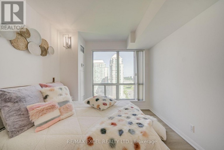 1706 - 8 LEE CENTRE DRIVE, Toronto (Woburn), Ontario, M1H3H8