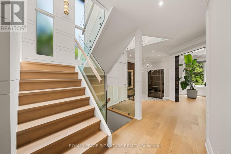 492 OLD ORCHARD GROVE, Toronto (Bedford Park-Nortown), Ontario, M5M2G5