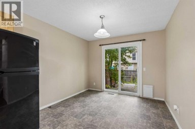 124 Pineset Place NE Calgary Alberta photo 13