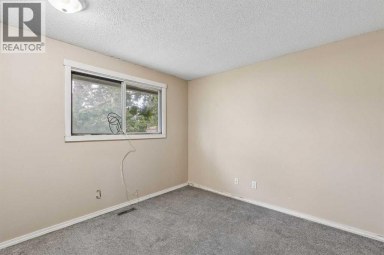124 Pineset Place NE Calgary Alberta photo 21