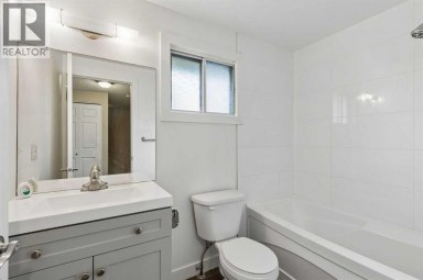 124 Pineset Place NE Calgary Alberta photo 23