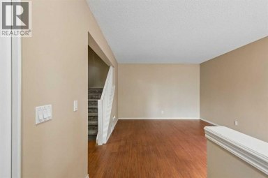 124 Pineset Place NE Calgary Alberta photo 3