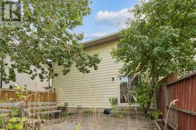 124 Pineset Place NE Calgary Alberta photo 30