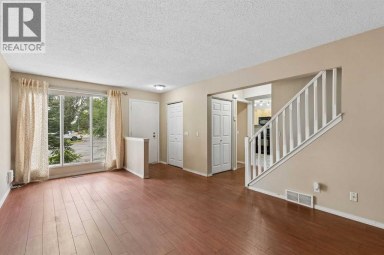 124 Pineset Place NE Calgary Alberta photo 7