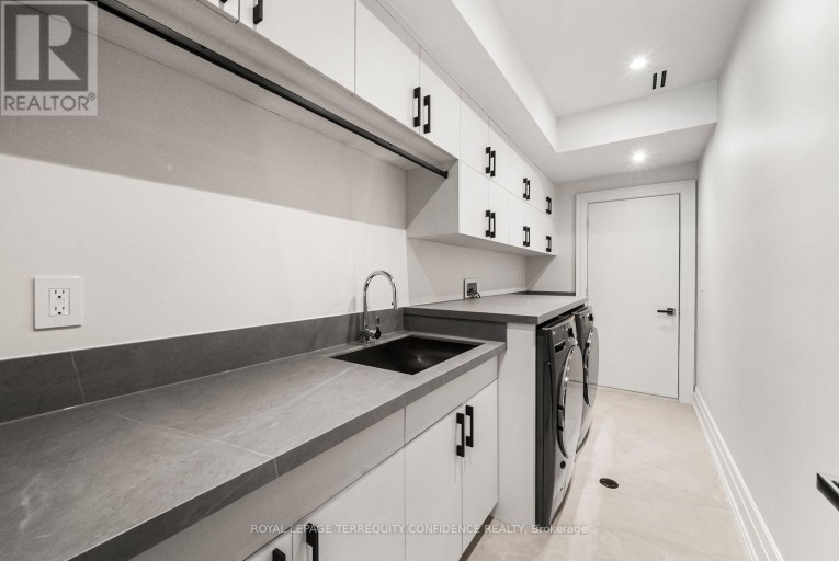 31 PALOMINO CRESCENT, Toronto (Bayview Village), Ontario, M2K1W2