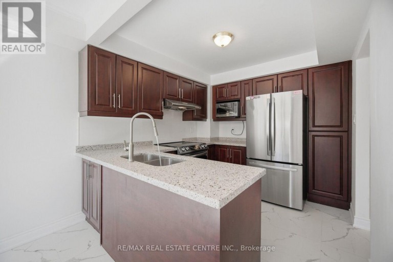 4569 PEMMICAN TRAIL, Mississauga (Hurontario), Ontario, L4Z2M2