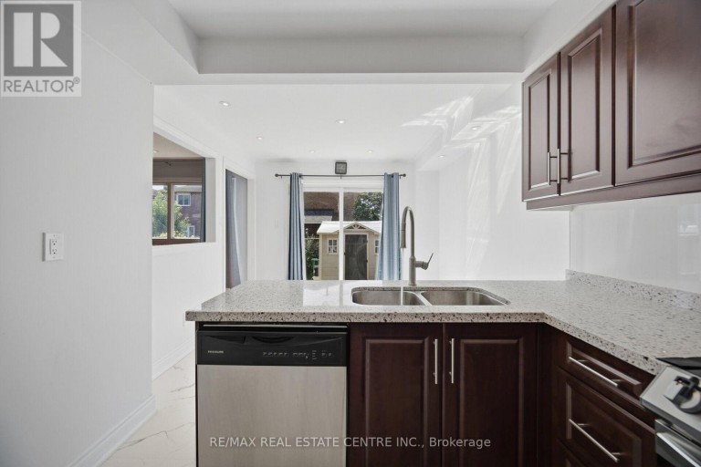 4569 PEMMICAN TRAIL, Mississauga (Hurontario), Ontario, L4Z2M2