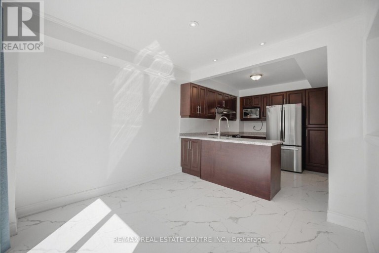 4569 PEMMICAN TRAIL, Mississauga (Hurontario), Ontario, L4Z2M2