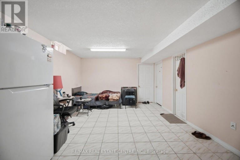 4569 PEMMICAN TRAIL, Mississauga (Hurontario), Ontario, L4Z2M2