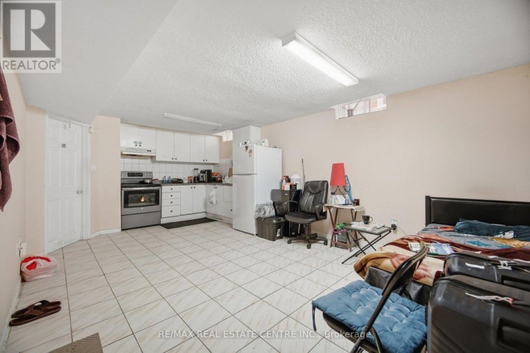 4569 PEMMICAN TRAIL, Mississauga (Hurontario), Ontario, L4Z2M2