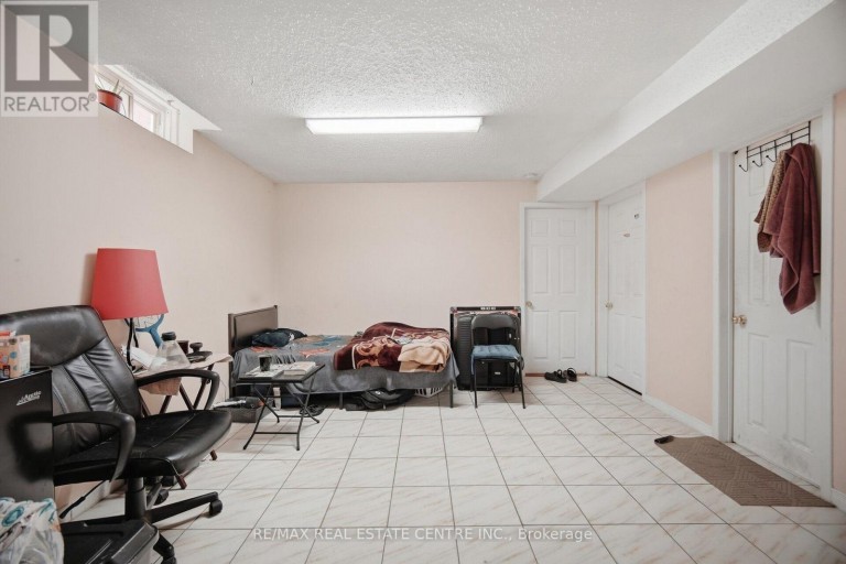 4569 PEMMICAN TRAIL, Mississauga (Hurontario), Ontario, L4Z2M2