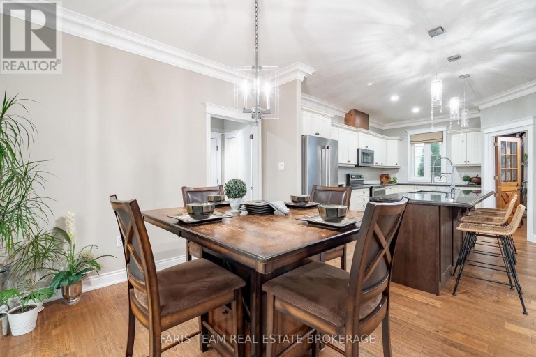 2 HARRY PARKER PLACE, Adjala-Tosorontio (Everett), Ontario, L0M1J0