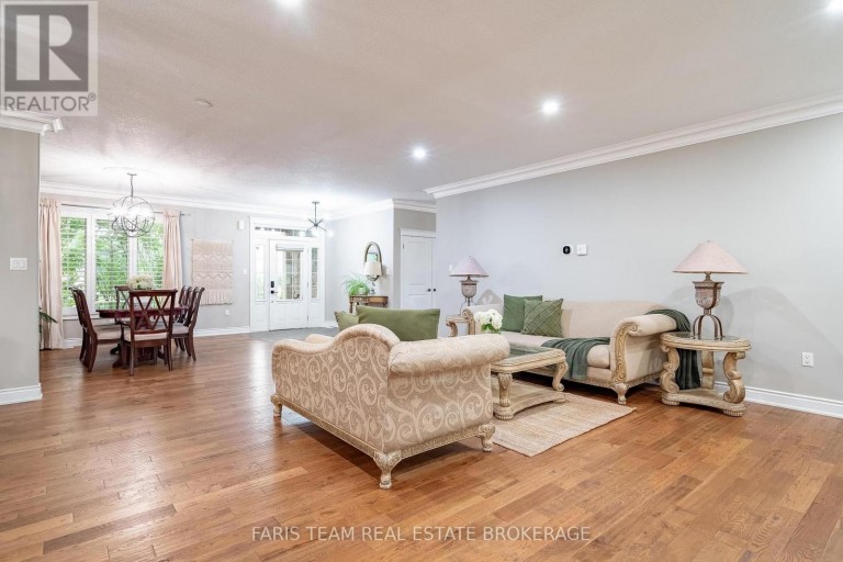 2 HARRY PARKER PLACE, Adjala-Tosorontio (Everett), Ontario, L0M1J0